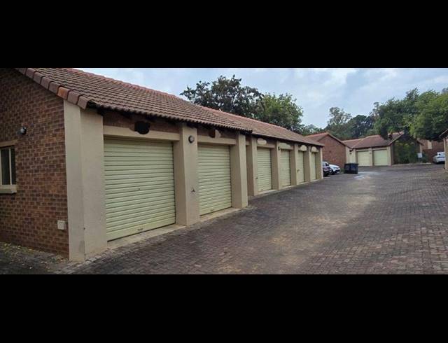2 BEDROOM APARTMENT FOR SALE IN MOOIKLOOF RIDGE ESTATE